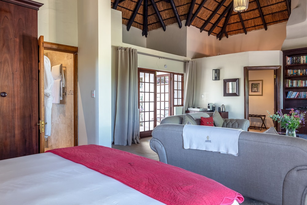 Honeymoon Suite, Multiple Beds - Photo 3
