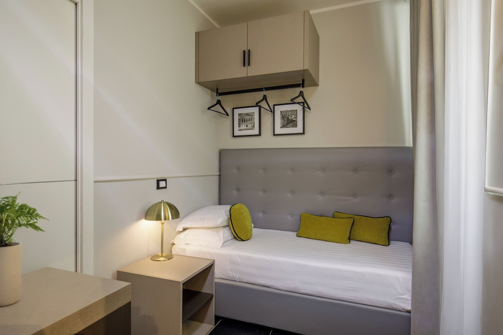 Standard Single Room (Via del Corso 81) (no breakfast)