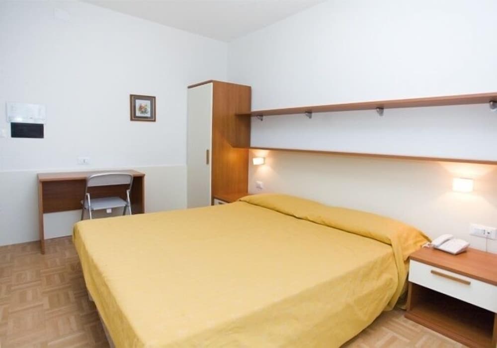 Double or Twin Room - Photo 1