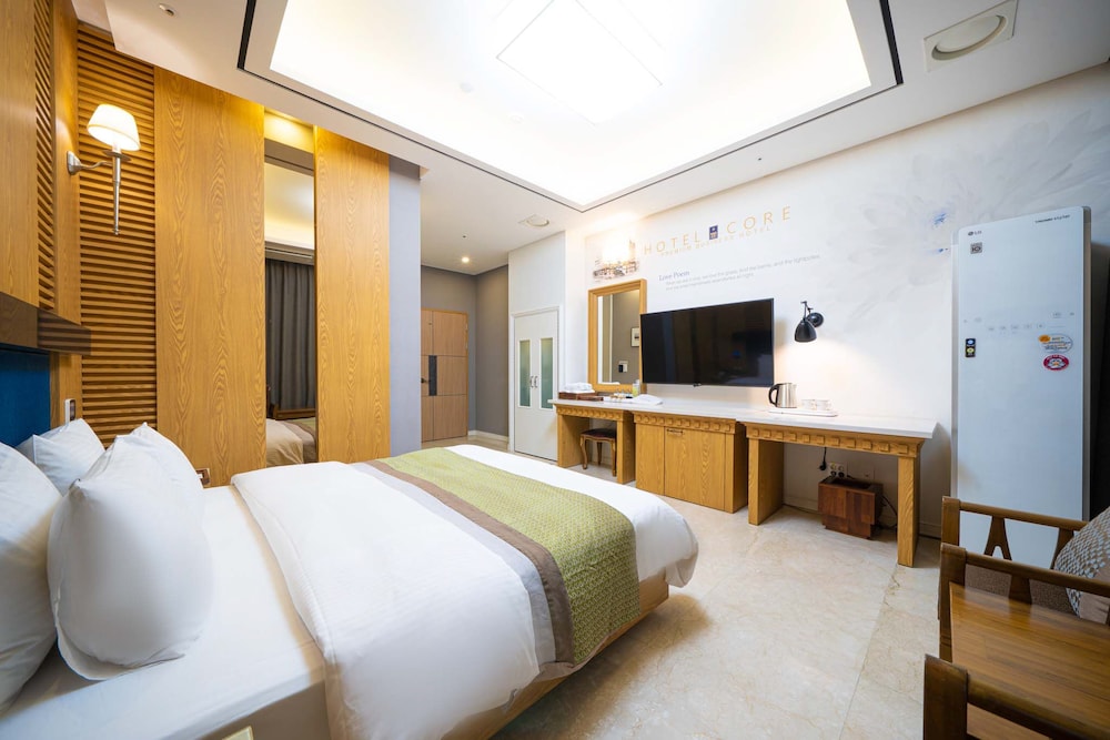 Deluxe Double Room, Lake View photo 1