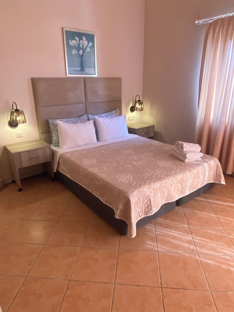 Economy Double Room photo 2