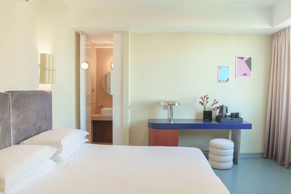 Superior Double or Twin Room photo 3