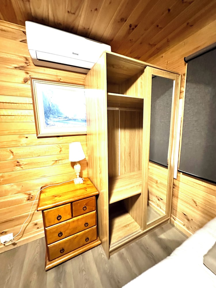 Traditional Cabin photo 2