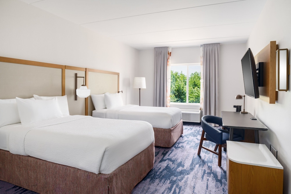 Room, 2 Double Beds (Mobility/Hearing Access, Roll-In Shwr) - Photo 1