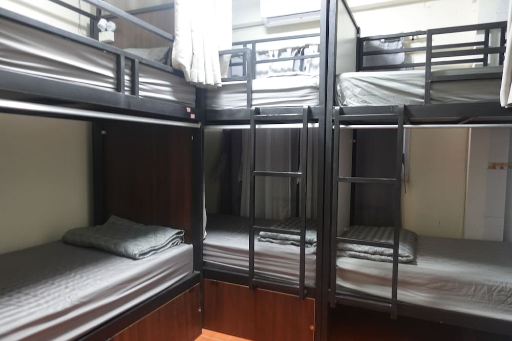 Bed in 8- Bed mixed dormitory room photo 2