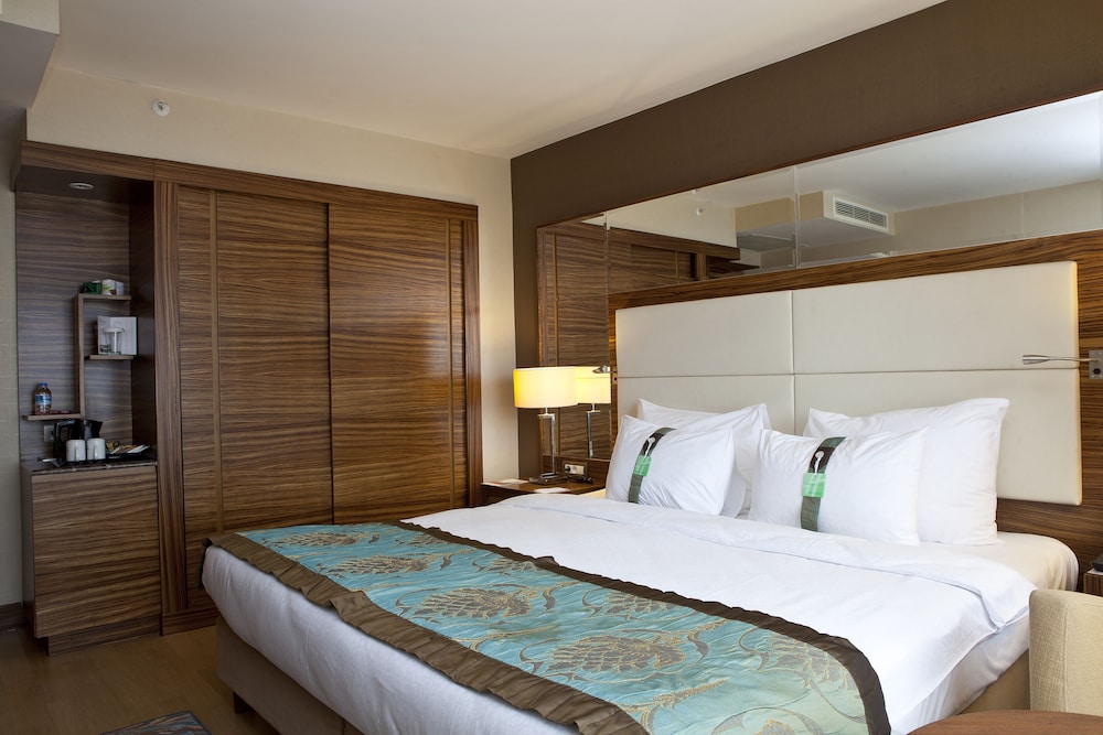Available room