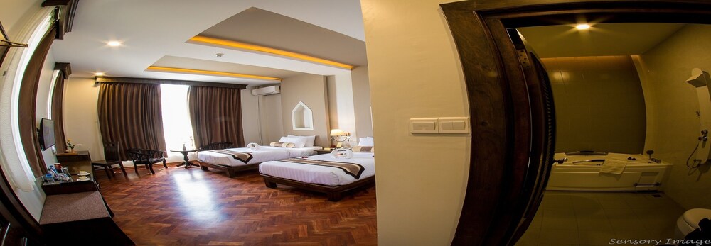 Deluxe Twin Room photo 1