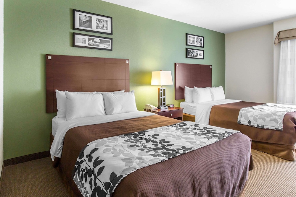 Suite, Multiple Beds, Non Smoking - Photo 2