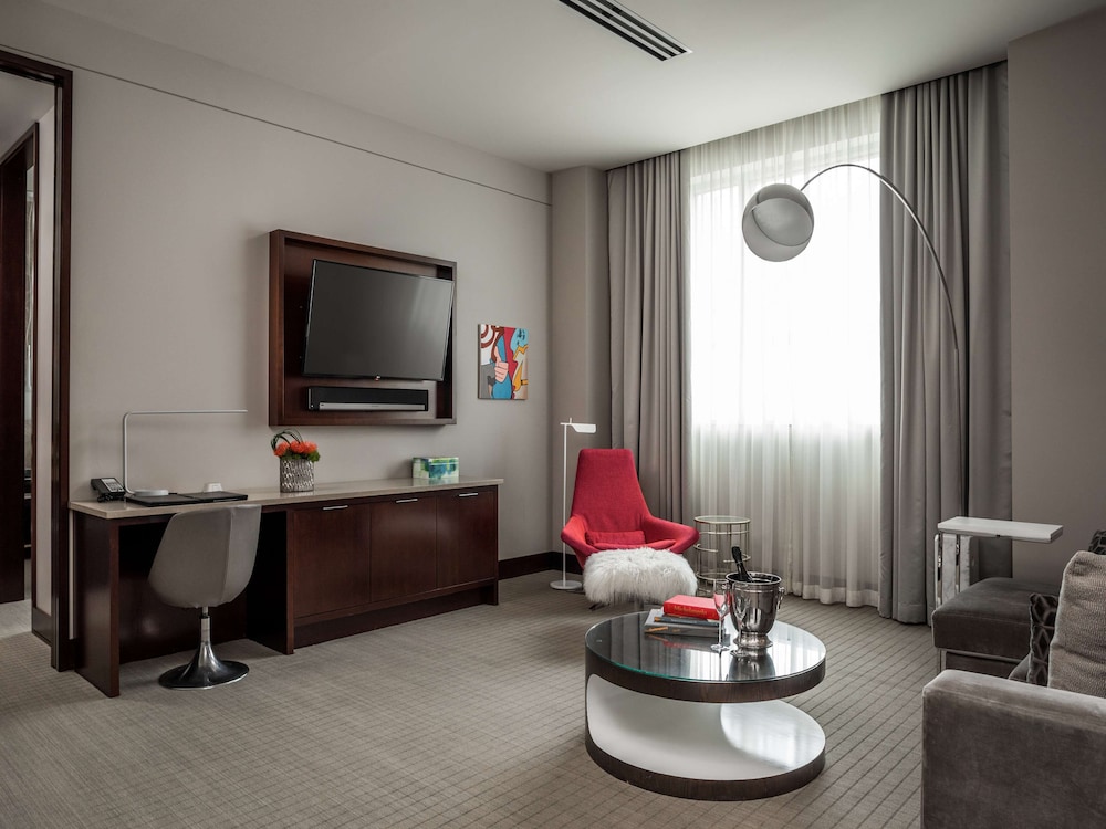 Suite, 1 King Bed (Contemporary Collection) - Photo 4