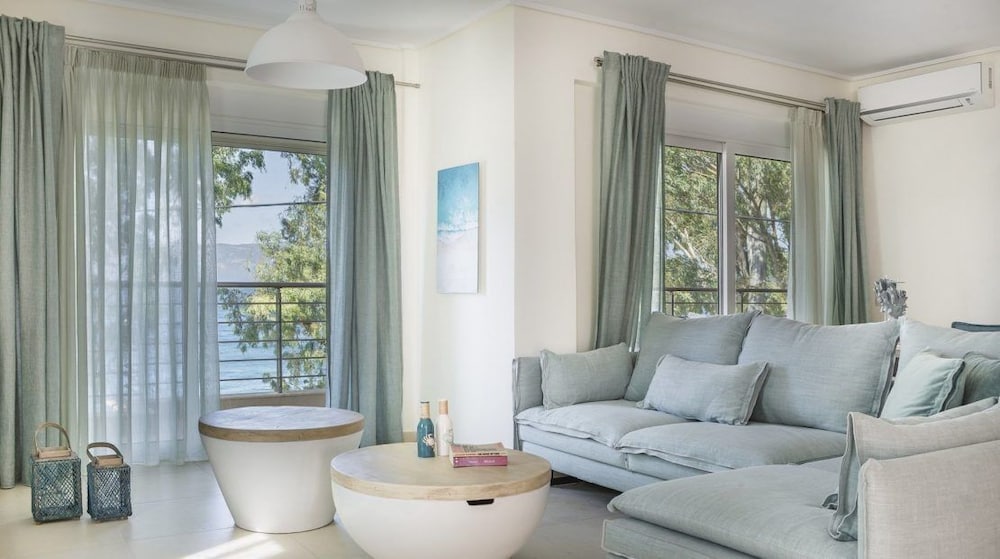 Deluxe Suite, 3 Bedrooms, Sea View (Ammos)