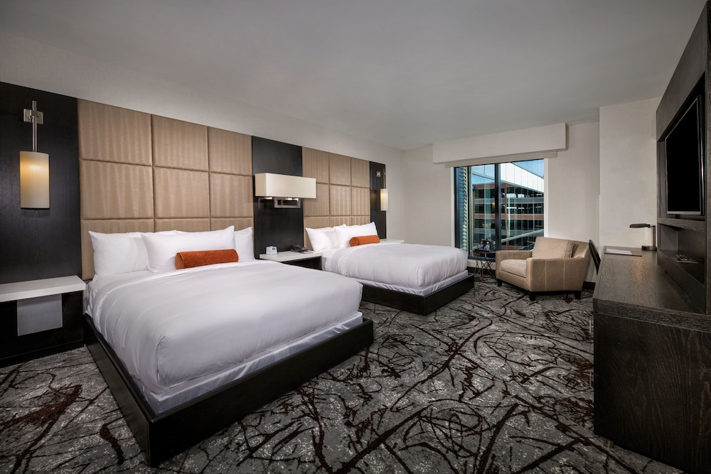 Accessible Guestroom with 2 Queen Beds photo 2