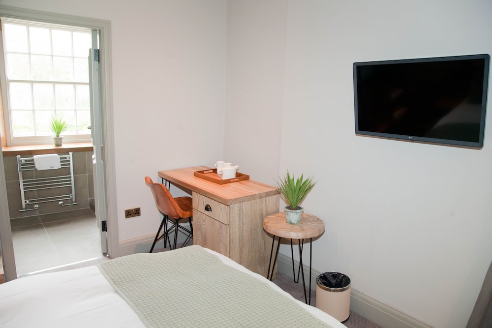 Deluxe Double Room, Ensuite photo 3
