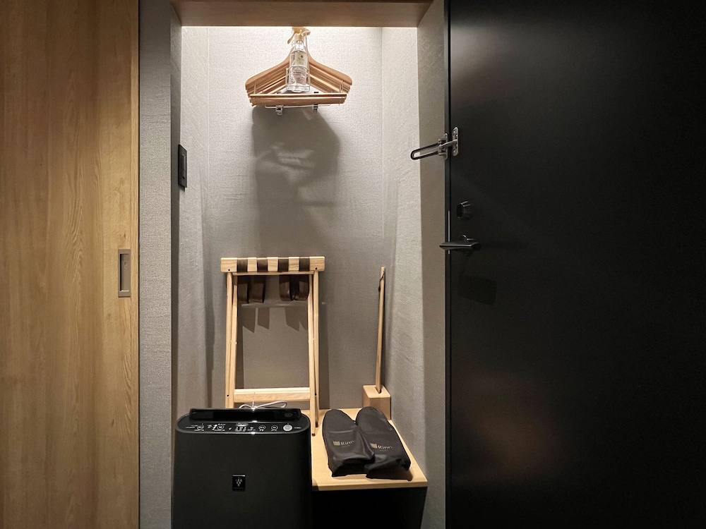 Standard Twin Room - Photo 9