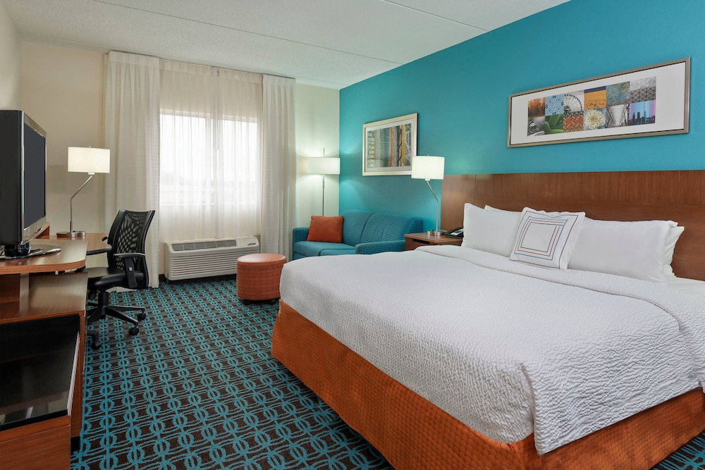 Room, 1 King Bed - Photo 2