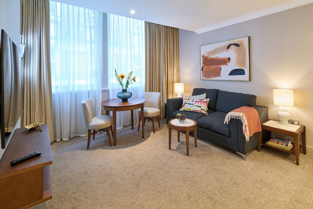 Luxury Open Plan Apartment photo 3