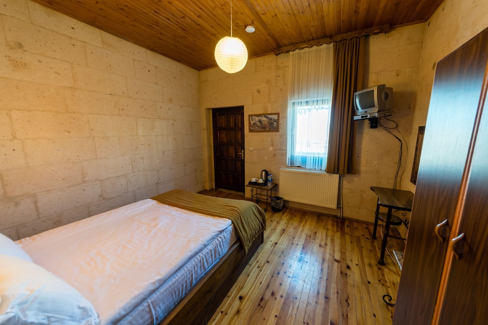 Economy Double Room (102) photo 1