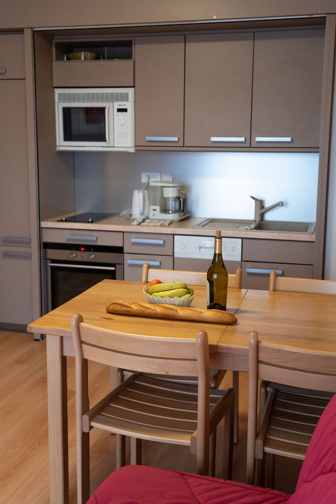 Apartment, 1 Bedroom, Kitchenette - Photo 4