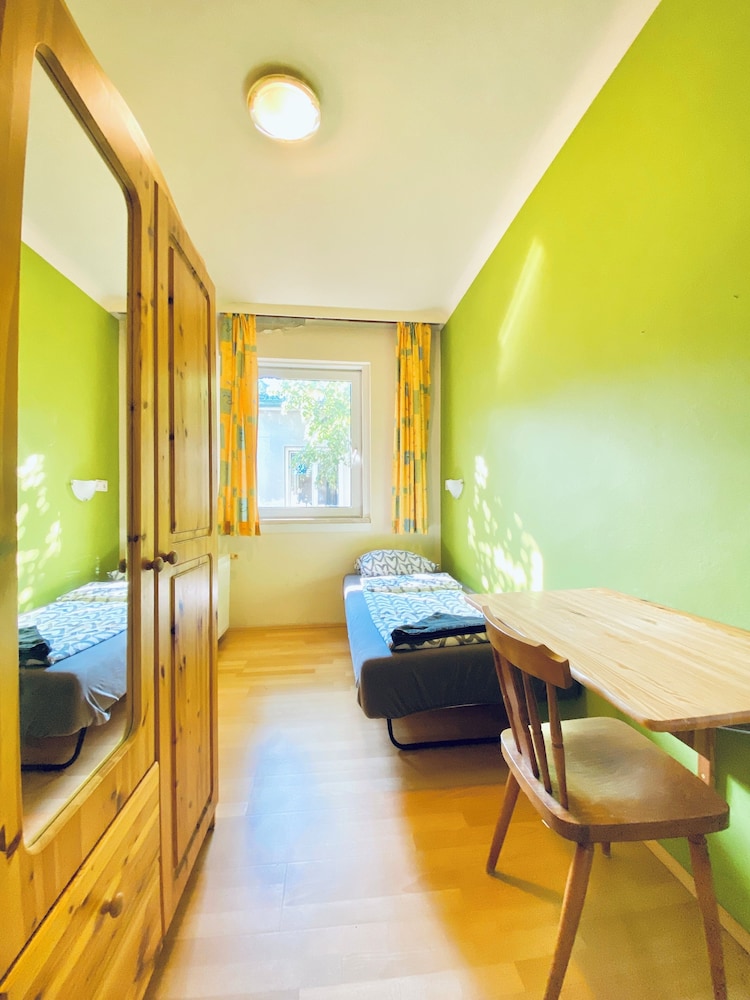 Economy Room