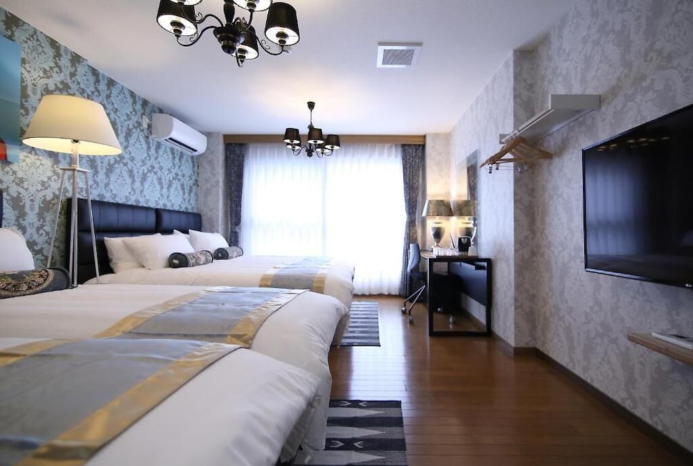 Room, Multiple Beds (GS201) photo 2