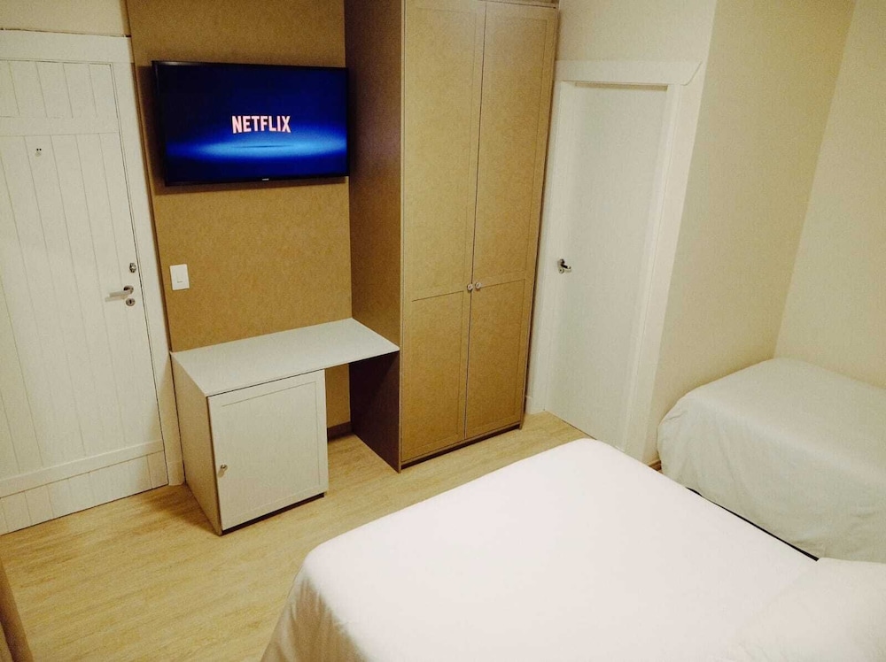 Deluxe Triple Room photo 2