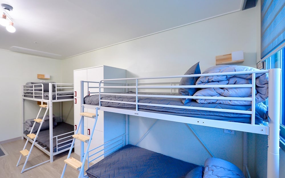 Room (Female Dormitory)