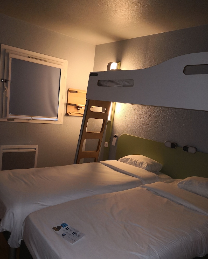 Triple Room, 3 Twin Beds - Photo 2
