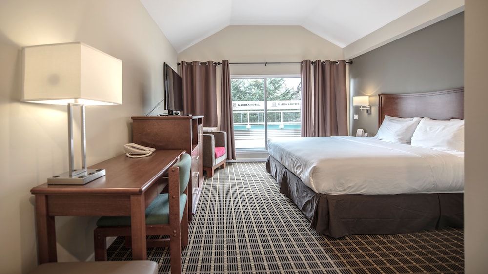 Luxury Room, 1 King Bed, Balcony, Park View photo 2