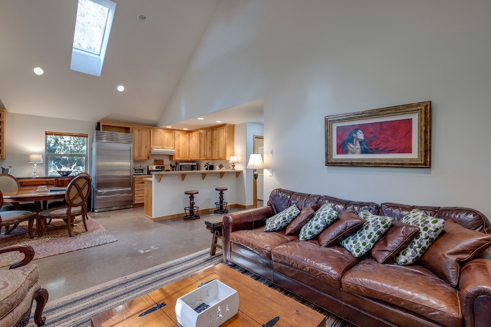 Mt Baker Lodging Cabin 61mbr - A Delightful 1 Story, 3 Bedroom, 2 Bath Cabin, Photo 5