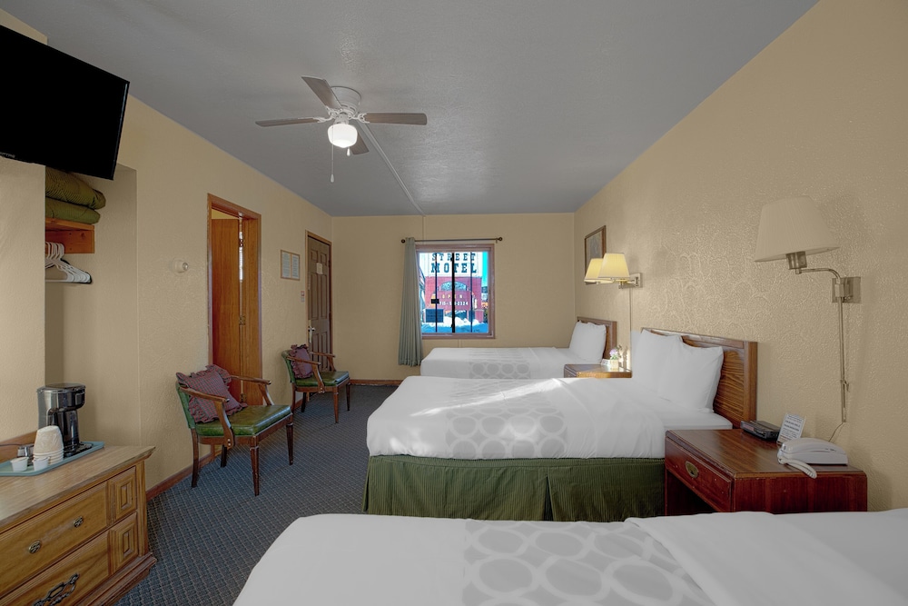 Room, Multiple Beds - Photo 7