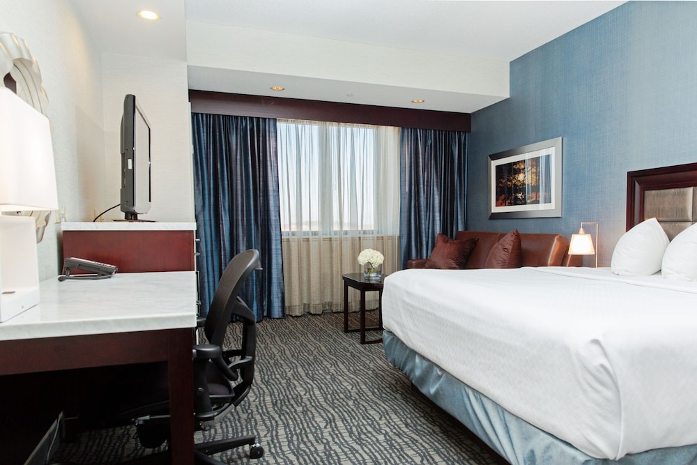 Room, 1 King Bed with Sofa bed, Accessible (Communications) photo 2