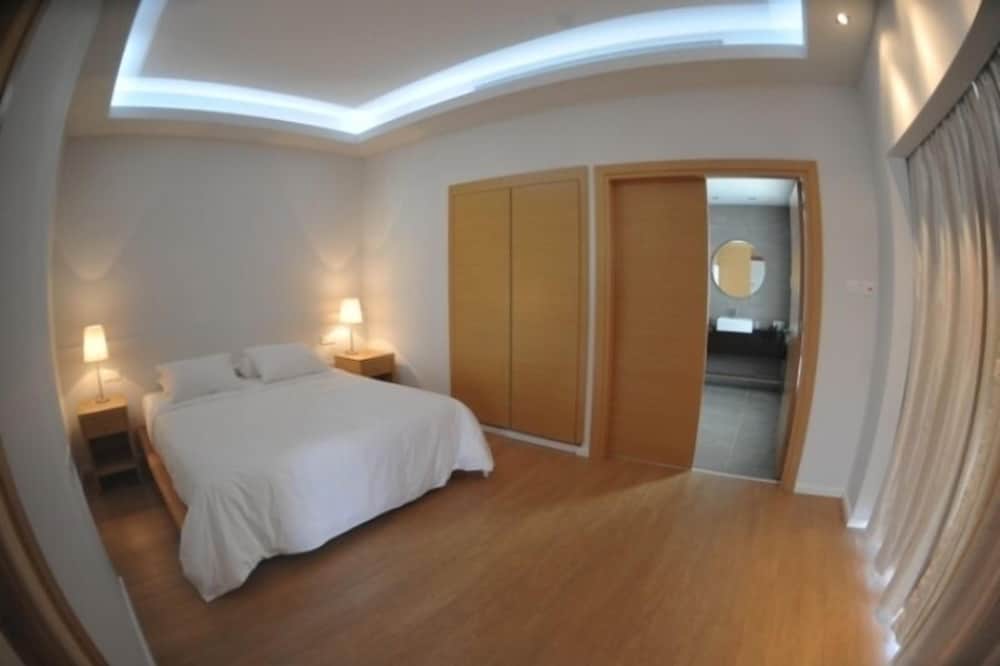 Villa, 1 Bedroom, Jetted Tub, Poolside - Photo 12