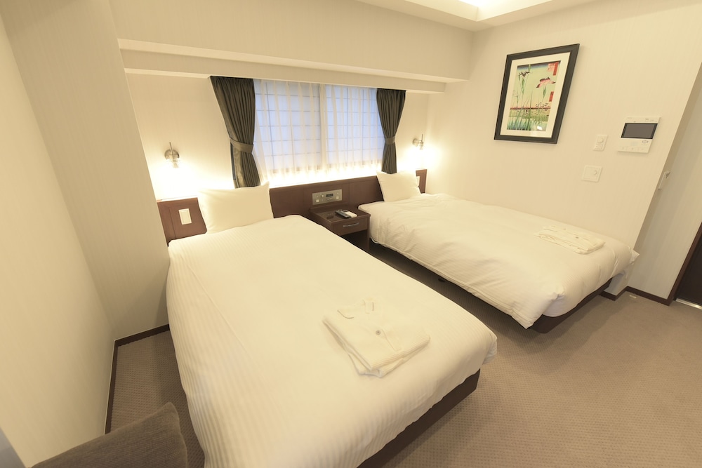 Standard Corner Twin Room, Non Smoking photo 3