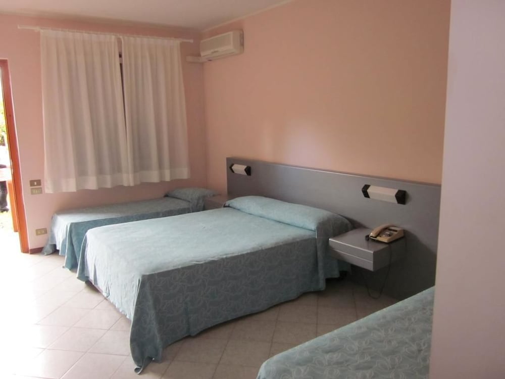 Triple Room, 1 Bedroom, Private Bathroom photo 1