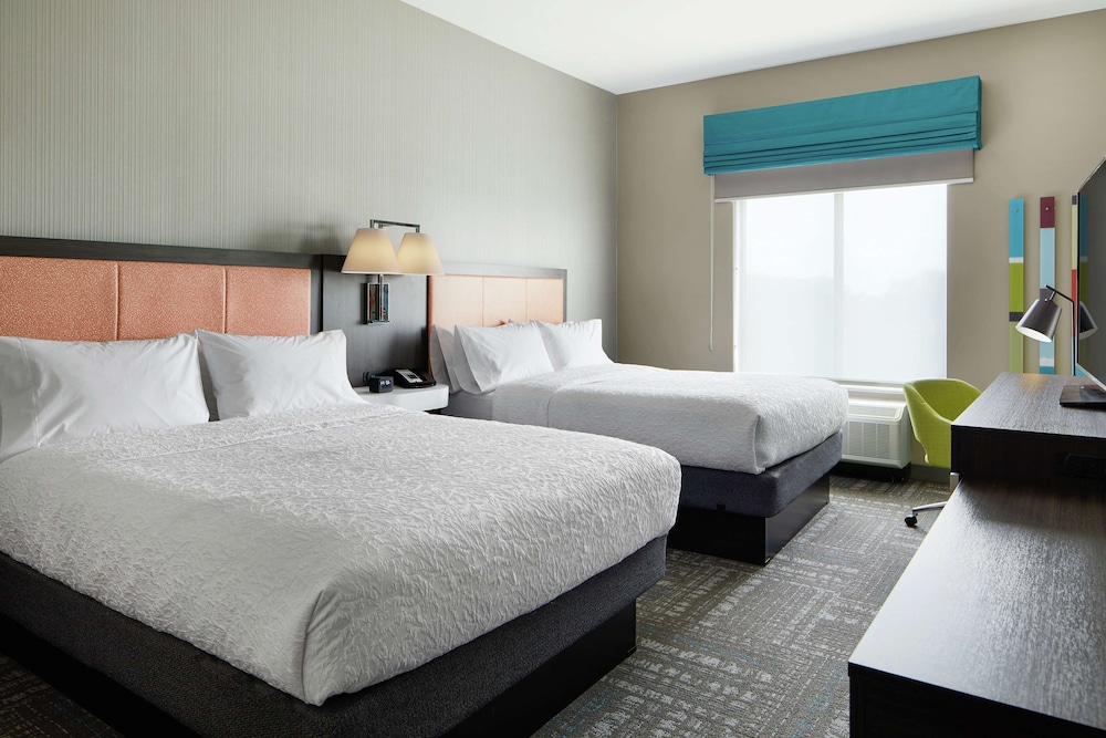 2 Queen Beds Accessible, Hearing
