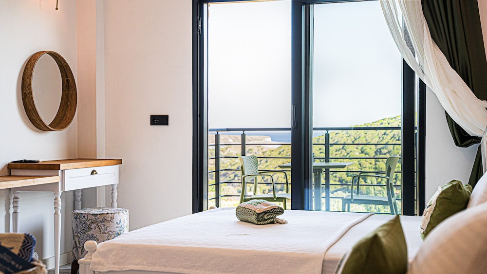 Deluxe Triple Room, Balcony, Sea View - Photo 5