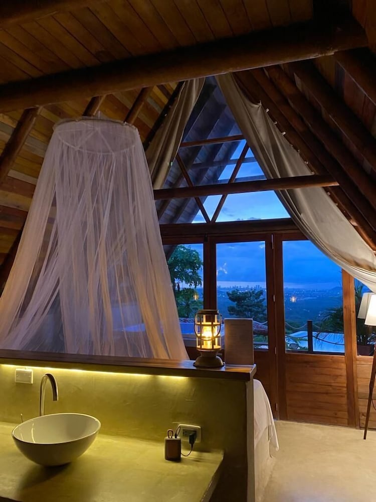 Romantic Chalet, Balcony, City View