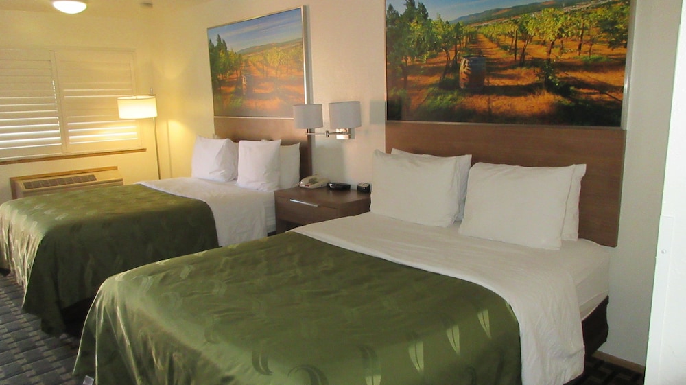 Deluxe Room, 2 Queen Beds - Photo 5