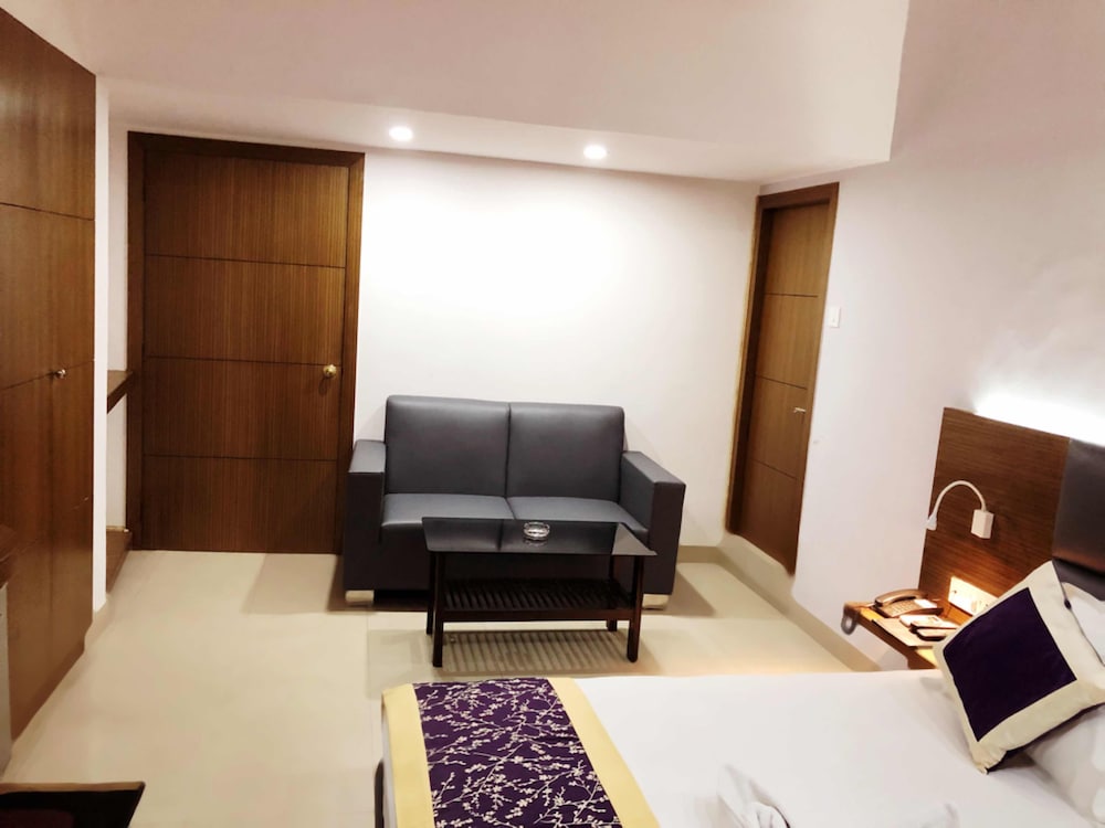 Luxury Room - Photo 21