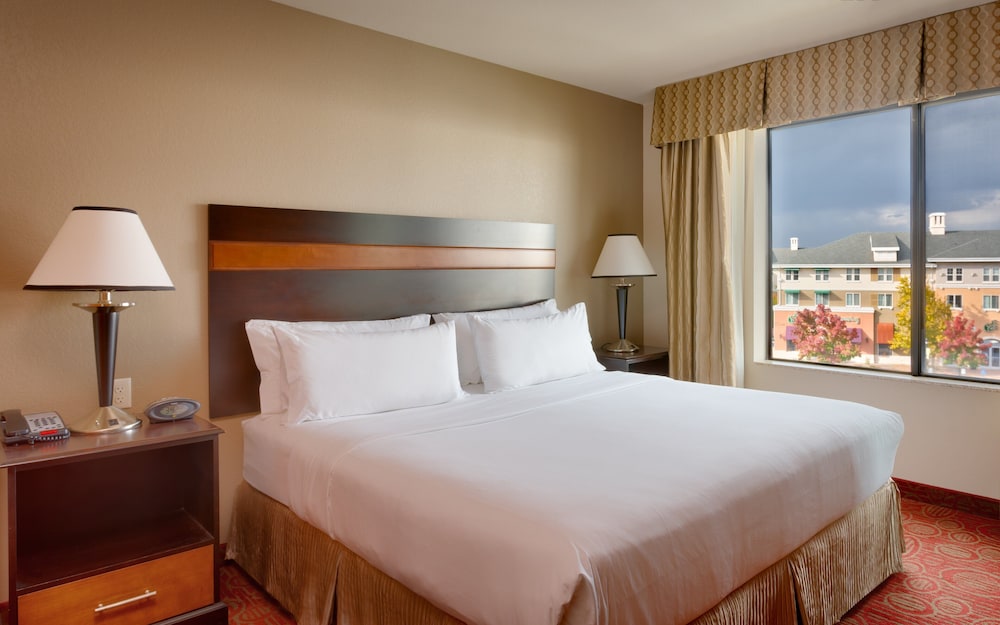Suite, 2 Queen Beds - Photo 4