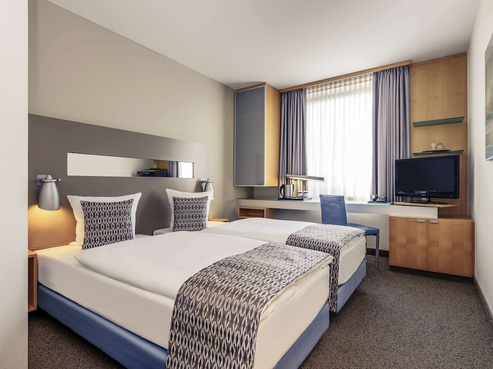 Standard Room, 1 Queen Bed - Photo 4