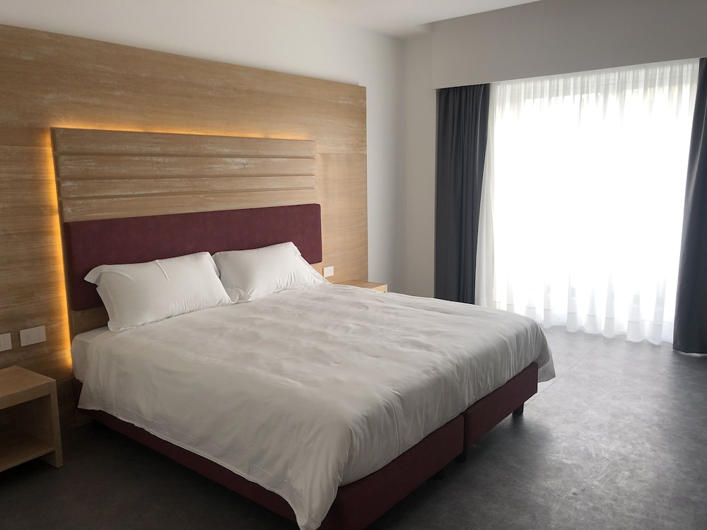 Classic Double or Twin Room photo 2