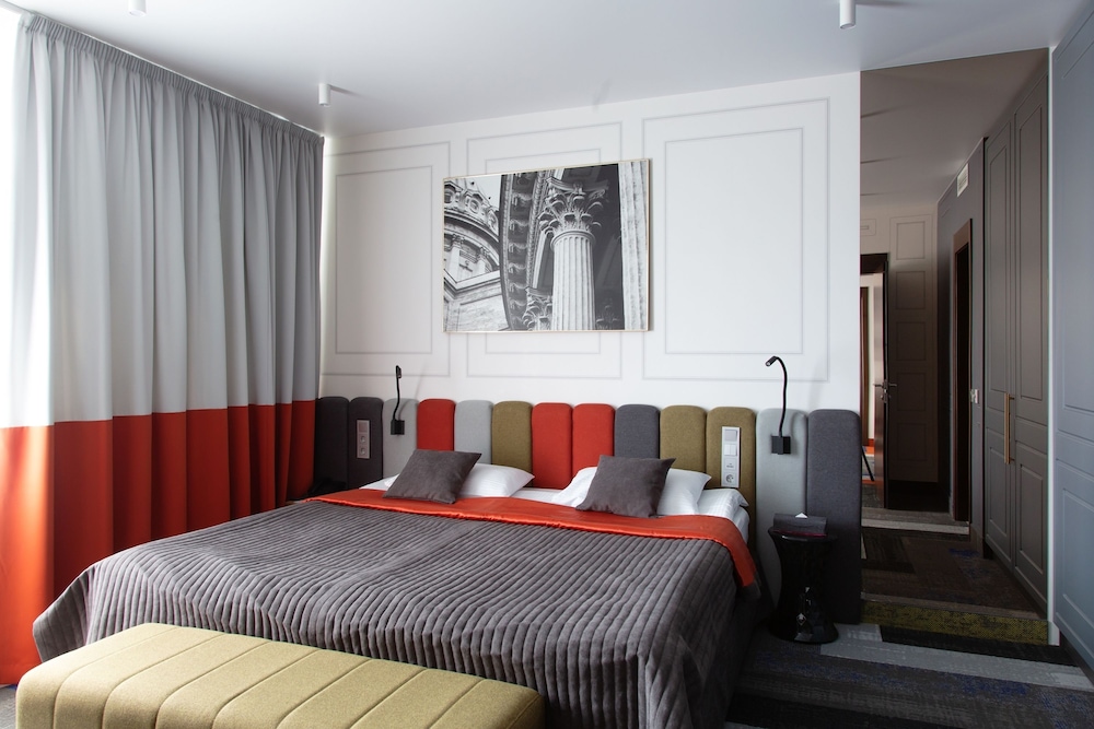 Business Suite photo 1