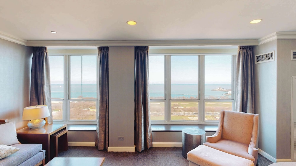 Suite, 1 King Bed