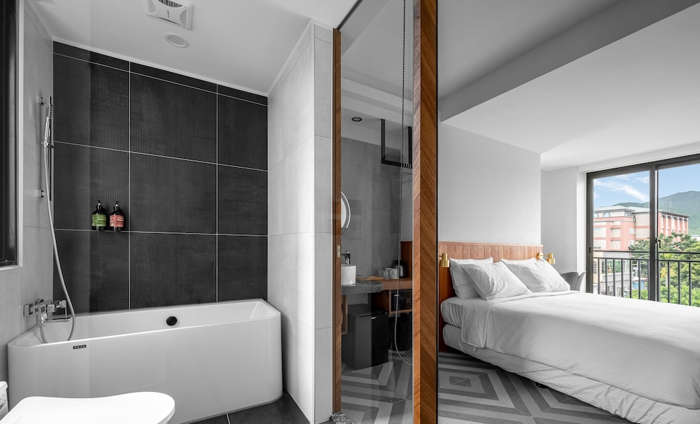 Superior Double Room - Photo 4