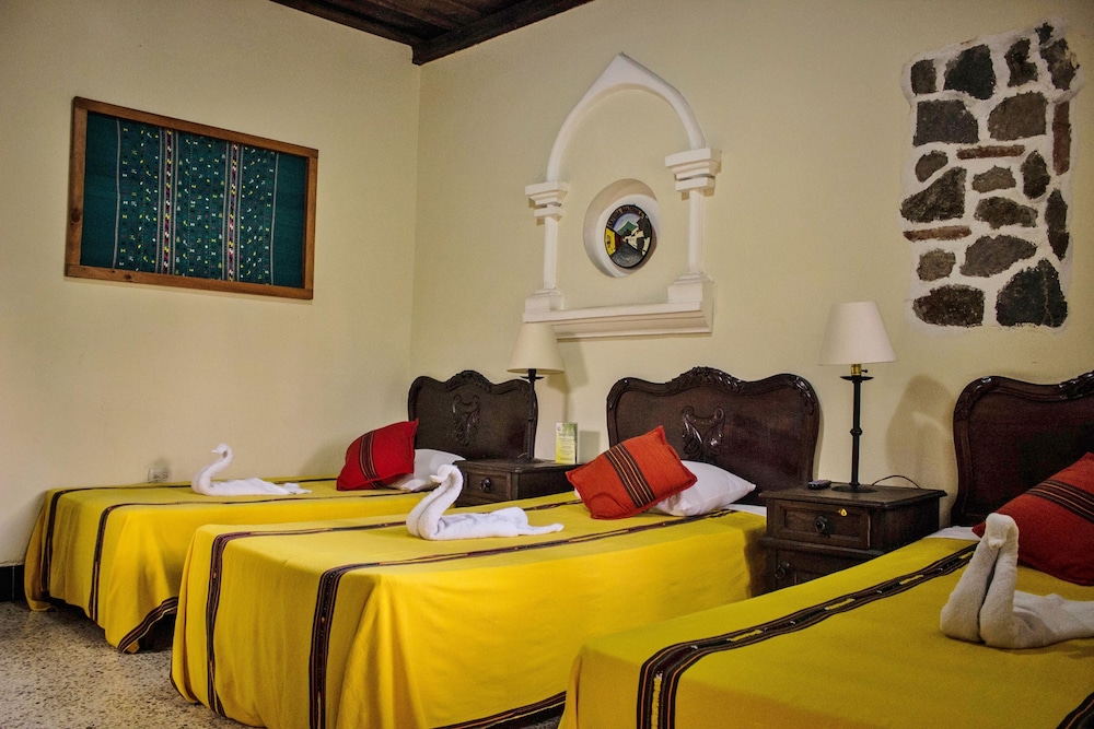 Standard Triple Room, Private Bathroom, Courtyard Area photo 3