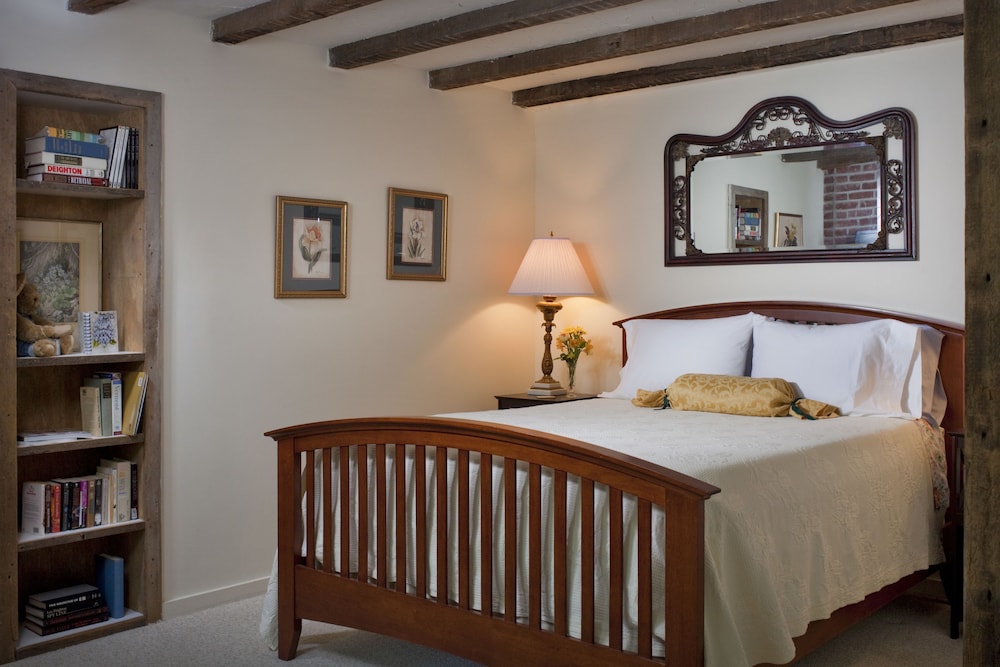 Garden Room (Using stairs is required for this guest room) photo 1