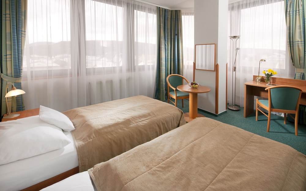 Standard Double Or Twin Room photo 3