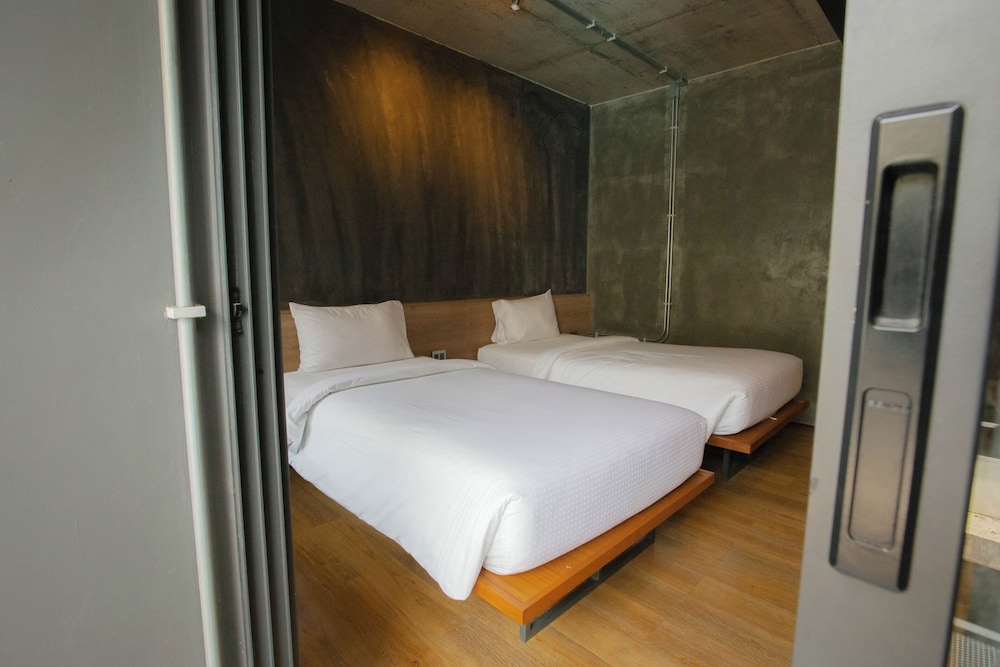 Loft Twin Bed - Photo 5