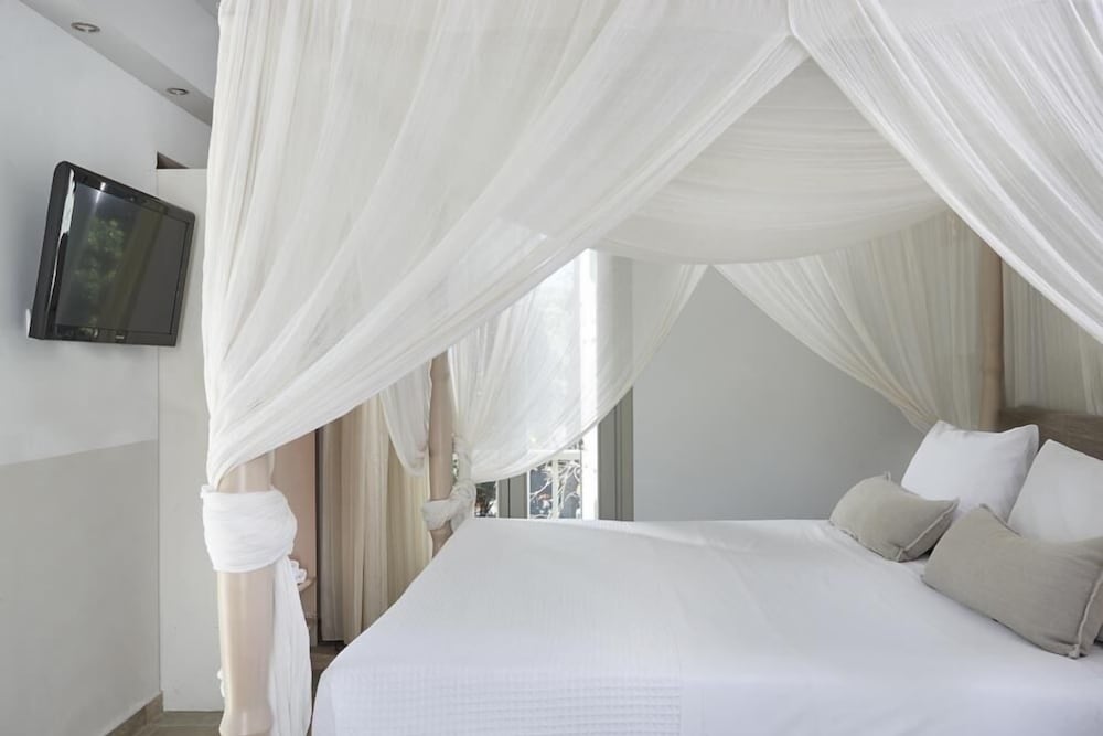 Deluxe Double Room, 2 Bedrooms (COCO MAT)