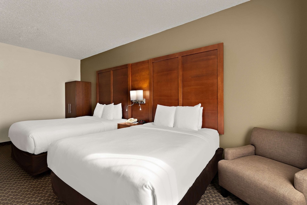 Room, 2 Queen Beds, Accessible, Non Smoking (Promotional) - Photo 3